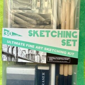 30 Count Sketching Set with Pencils and Erasers